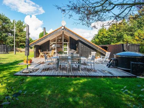 6 person holiday home in Ulfborg