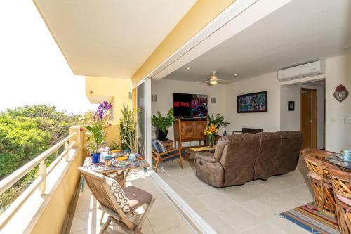 6 Person Occupancy 1 Block to Beach Views from Terrace
