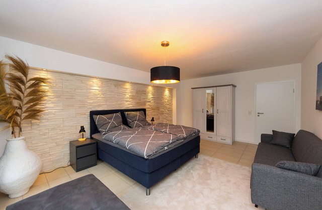 6 Zimmer Ferienhaus in Fuldas Top Lage und 1,5 km von Zentrum .