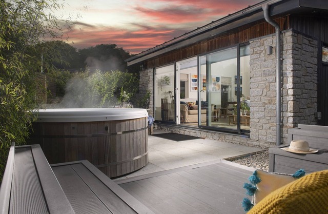 6 The Dunes - a lodge that sleeps 5 guests in 2 bedrooms