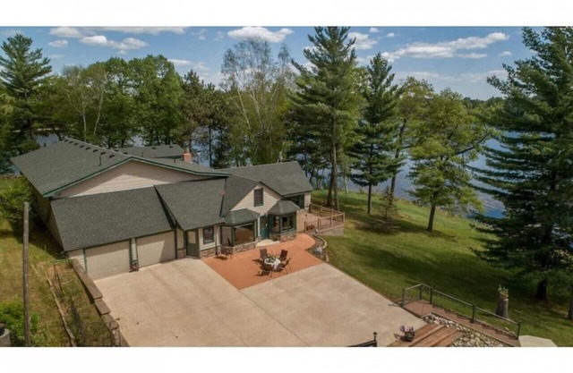 6000 Sq Feet w/Year Around Indoor Pool-King Beds