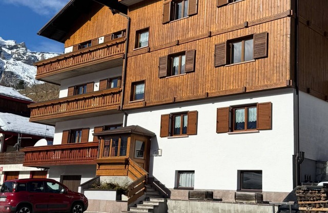 60sqm apartment just 10 minutes walk from the sellaronda trail