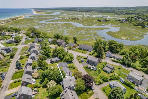 61 Carman Avenue Sandwich - Old Harbor House