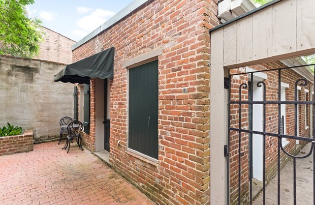 610 Franklin: 5B | 1/1 | Heart of Downtown | Washer/Dryer