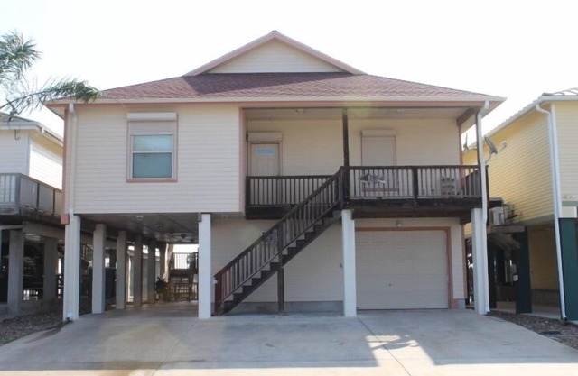 612 E. Port Dn - Charming 1 Bedroom Apt.