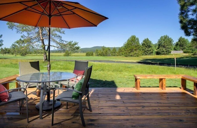 63 Meadow House: 2 BR / 2 BA Wohnung in Sunriver, 4 Personen