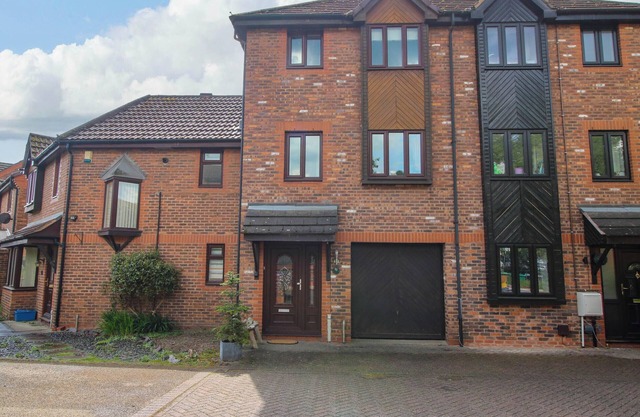 63 SEVERN STREET, with hot tub in Bridgnorth