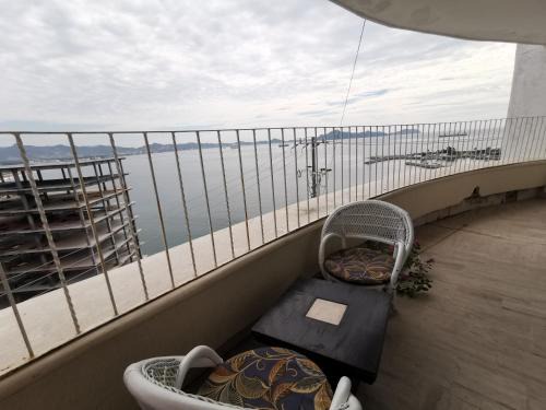 64 Peninsula del Capitan