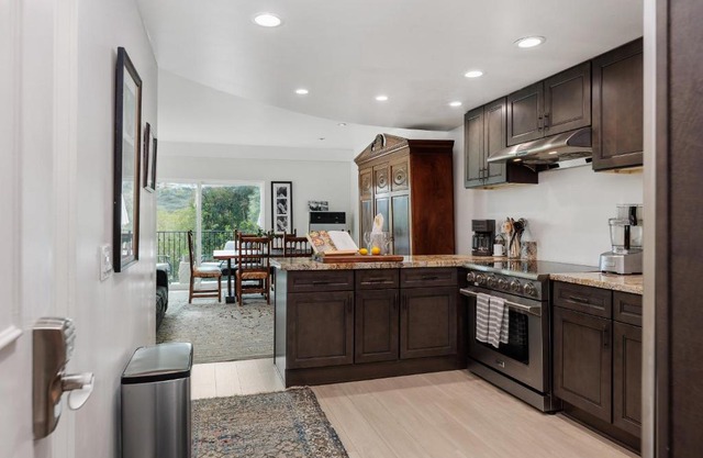644 A Renovated Condo at a World-Renowned Resort - Free Wifi and Parking