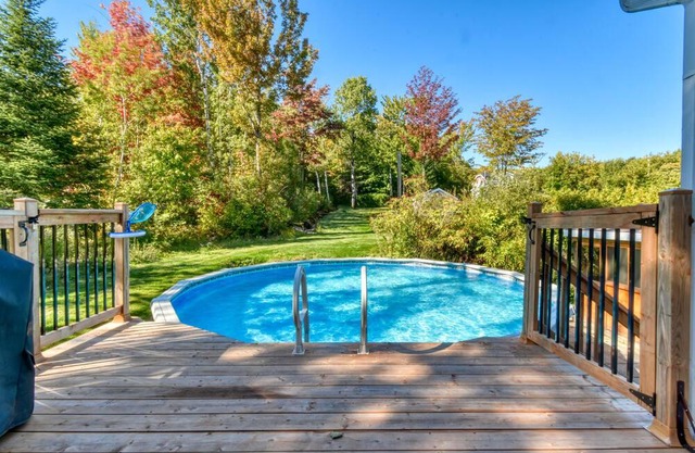 #650 - Townhome in Charlesbourg with pool, BBQ, and parking