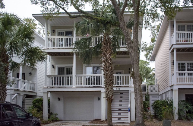 694 Bonito Road - New to VRBO! Resort Access Included!