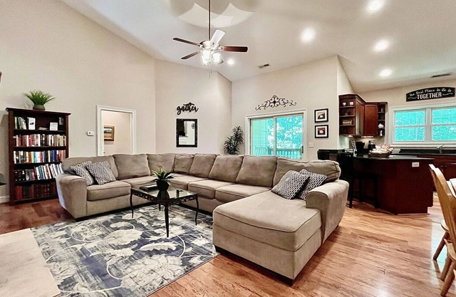 Luxuriöses Stadthaus in der Nähe von Asheville!