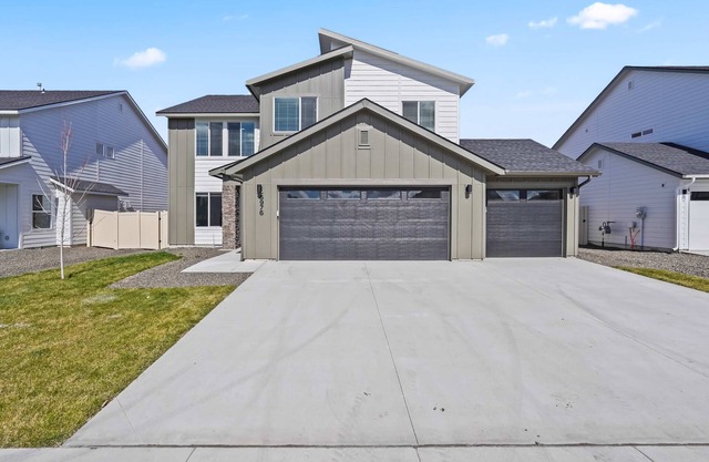 6BR Retreat with Playground, Basketball & Sleeps 22