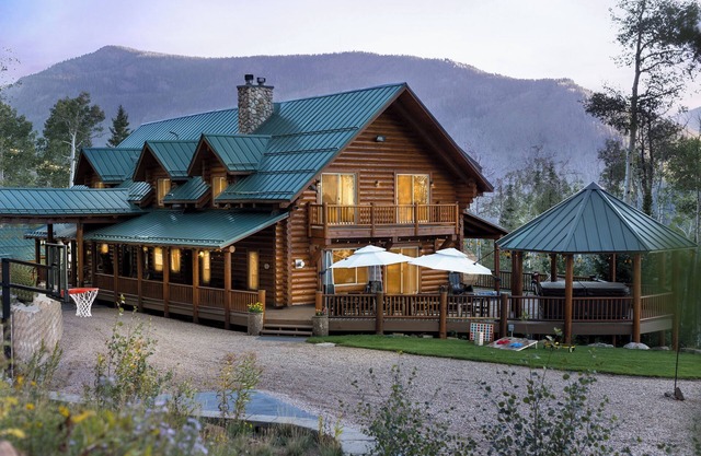 6K Sq ft Lodge sleeps 34 on 20 secluded acres in Beautiful Oakley