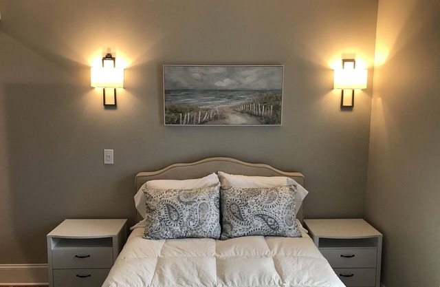 #7 1BR, private garage, quiet living near city