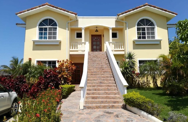 7-BD gastfreundliche Villa im Zentrum von Sosua mit privatem Pool, in der Nähe von Strand / Clubs