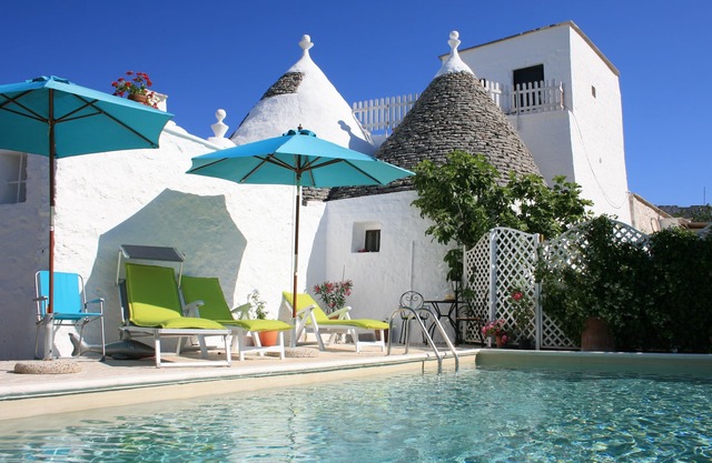 Restauriertes Trullo Landhaus mit Pool in idyllischer Lage