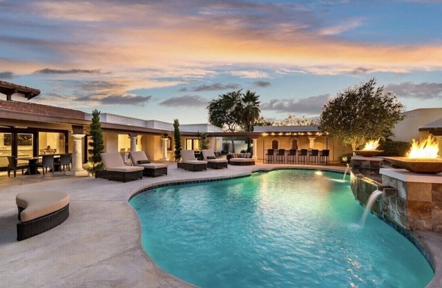 7 Bed/4.5 Bath - Luxury Estate - W/ 2 Guest Houses!