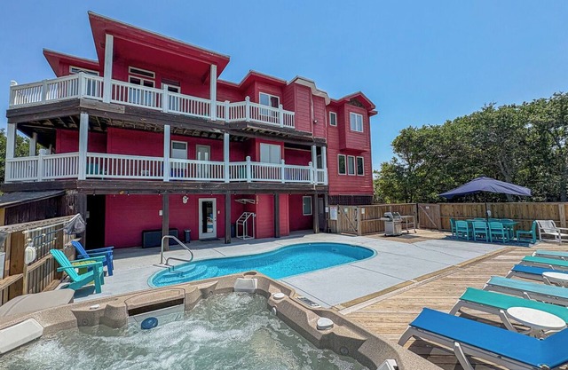 7 Bed, 6.1 Bath dog friendly w/pool, hot tub, game room and elevator!