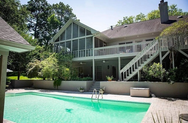 7-Bedrooms Open Concept Home, Pool/HotTub. Near Copper Creek Tennis & Fort Moore