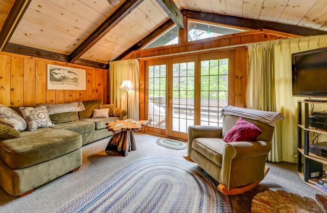 7 Merrimeeting Chalet