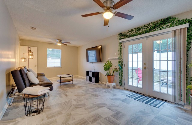 Lovely Little Rock Home w/ Fire Pit & Yard!