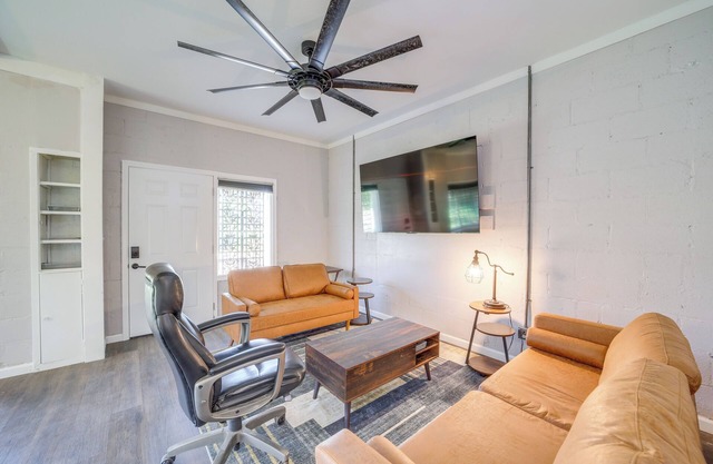 7 Mi to Dtwn Tulsa: Dog-Friendly Home w/Yard