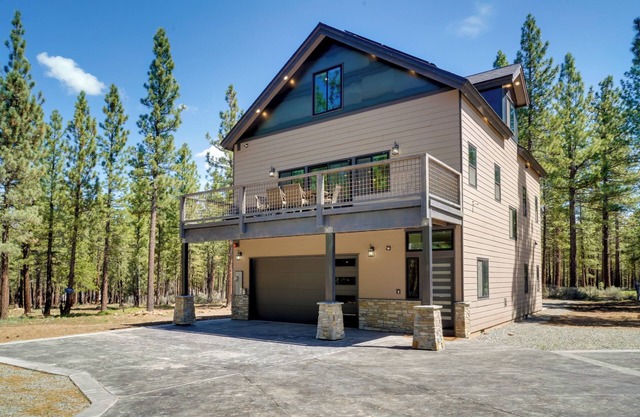 7 Mi to Lake Davis: Family Outdoor Retreat w/ Deck