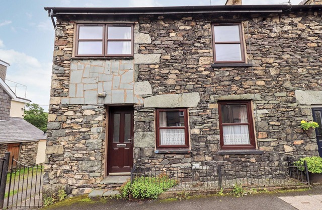 7 STYBARROW TERRACE, family friendly, with a garden in Glenridding