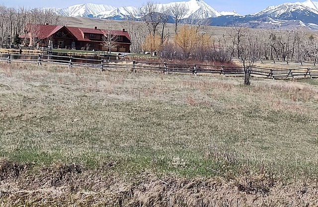 7000 sq ft log home located on the Sweet grass Creek