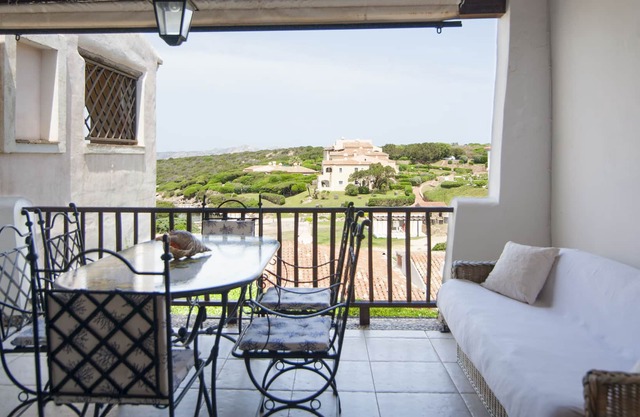 [70MT-PRIVATE BEACH] FREE SUN BEDS AND UMBRELLAS