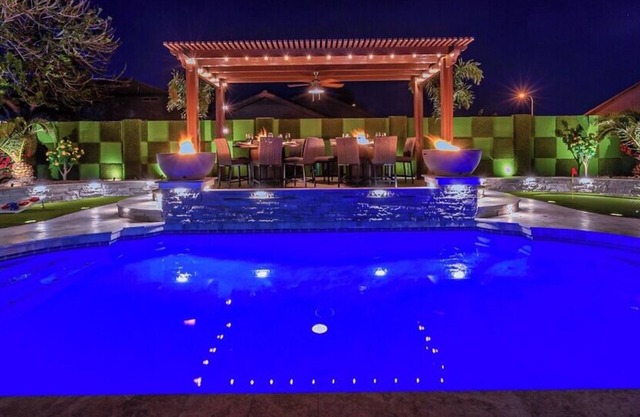 7BR Getaway w/ HEATED Pool/Hot Tub/Game Room
