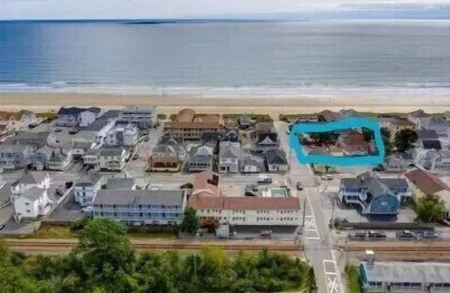 7C -Convenient & Carefree-Sand in 60 Seconds -Huge Patio-Parking for 2 Cars