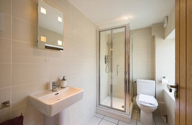 7d Ashbrook Mews 7d A