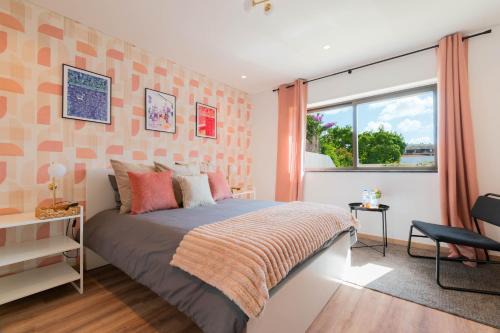 7Min to Uni Sé-Velha - AC - Work Desk - 300MBs WiFi - Suite 1 and 2