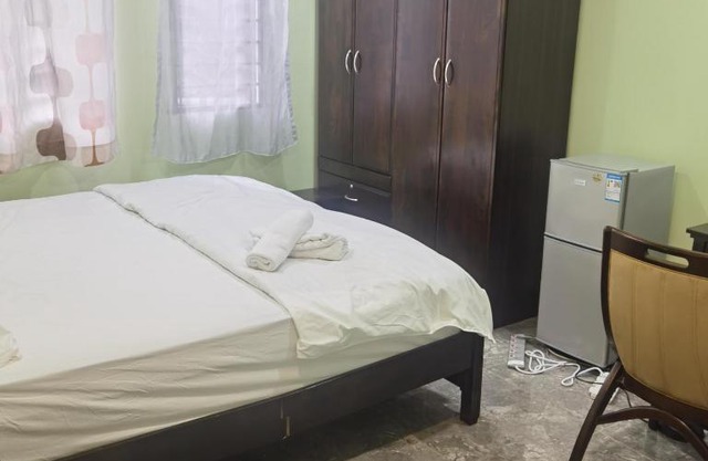 8号房有厕所厨房冰箱洗衣机