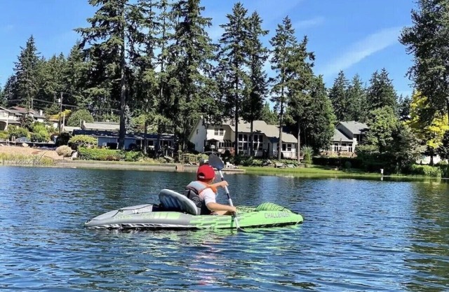 8,000sqt+ Luxury lakefront estate w/ heated indoor pool for your next staycation