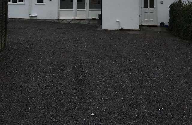 8 bed luxury cottage 100 metres from Port Eynon Beach