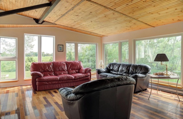 8 bedroom Shamrock Beach Cottage