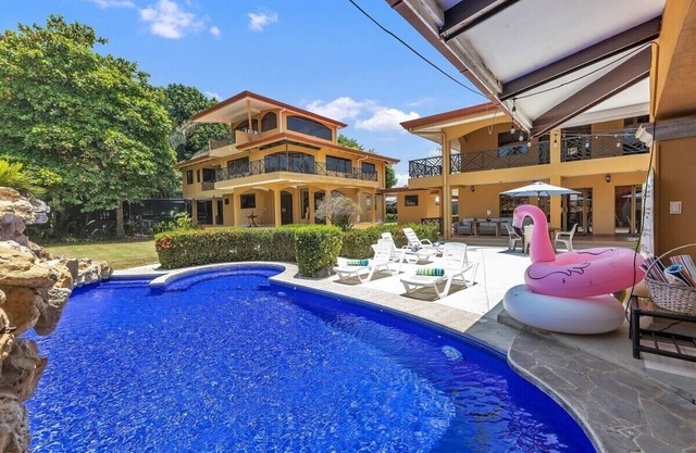 8 BR Private Party Complex Beste Lage - alles ist zu Fuß erreichbar! Bis zu 200 $ Bonus