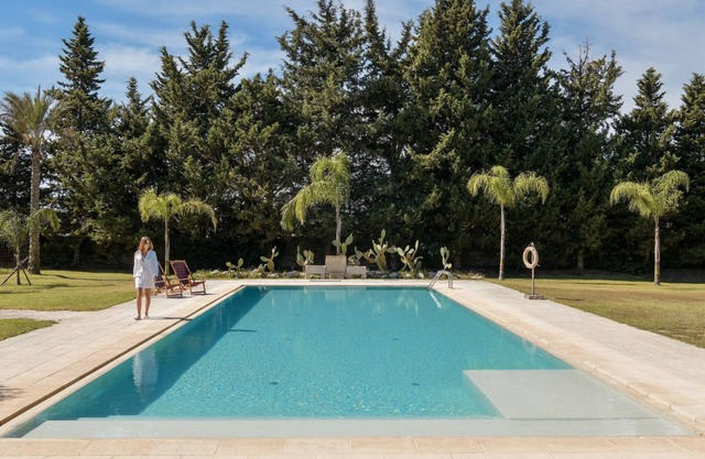 VILLA 8 SCHLAFZIMMER + 3 SOFA-BETT (16 +3 PERSONEN)