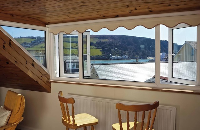 8 Church Street, SALCOMBE