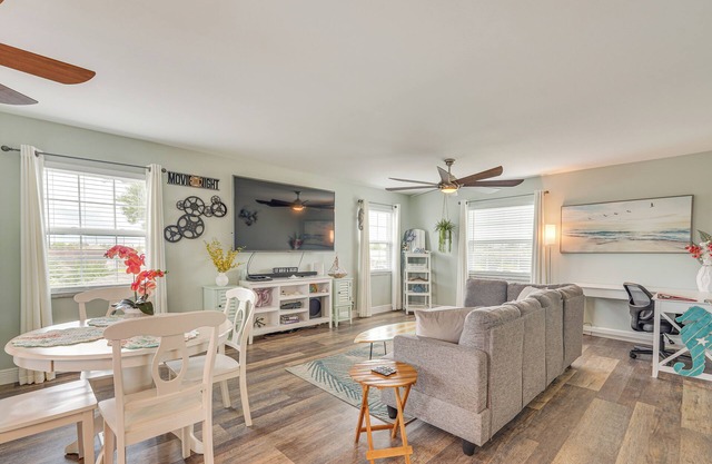 8 Mi to Beaches: Getaway w/ Pool in Panama City!