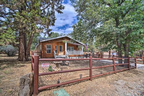8 Mi to Big Bear Lake and Village Sugarloaf Cabin!
