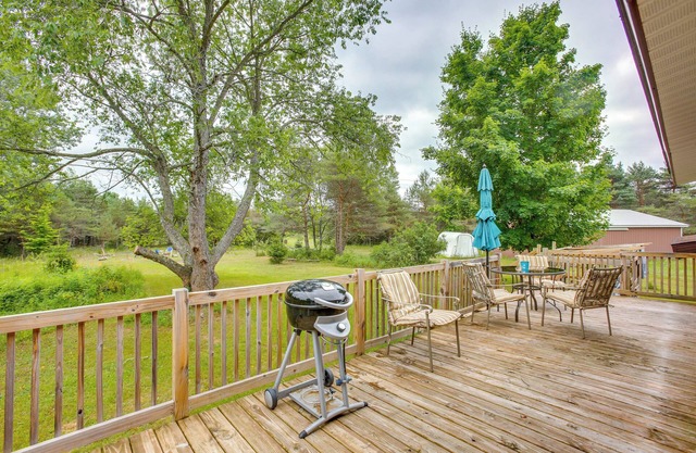 Fire Pit + Yard: Peaceful Northcountry Getaway!