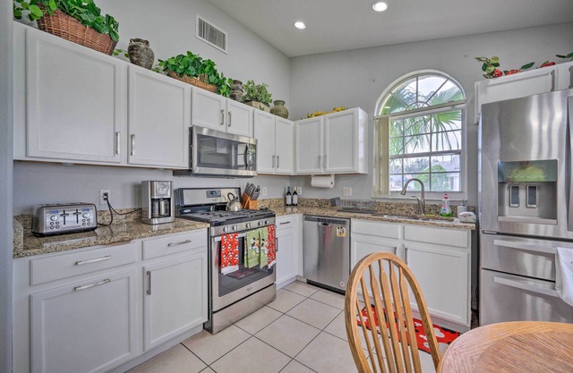 ~ 8 Mi to Disney: Kissimmee Home w/Private Pool!