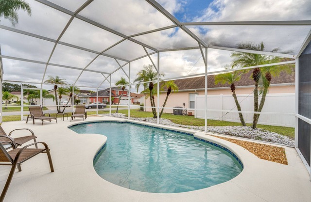 8 Mi to Disney: Kissimmee Home w/ Lanai & Pool!