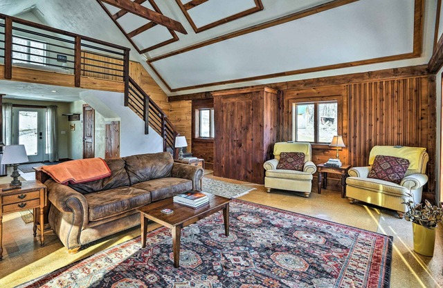 8 Mi to Okemo Mtn: Charming Ludlow Studio!