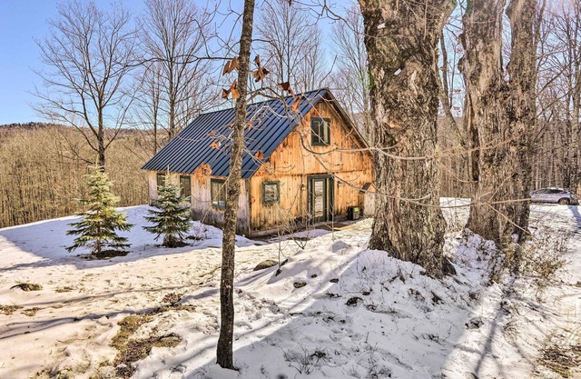 8 Mi to Okemo Mtn: Charming Ludlow Studio!