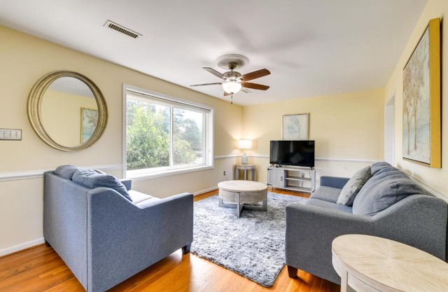 8 Mi to Richmond Pet-Friendly Vacation Rental!